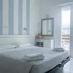 מלון דירות Alba 4*
